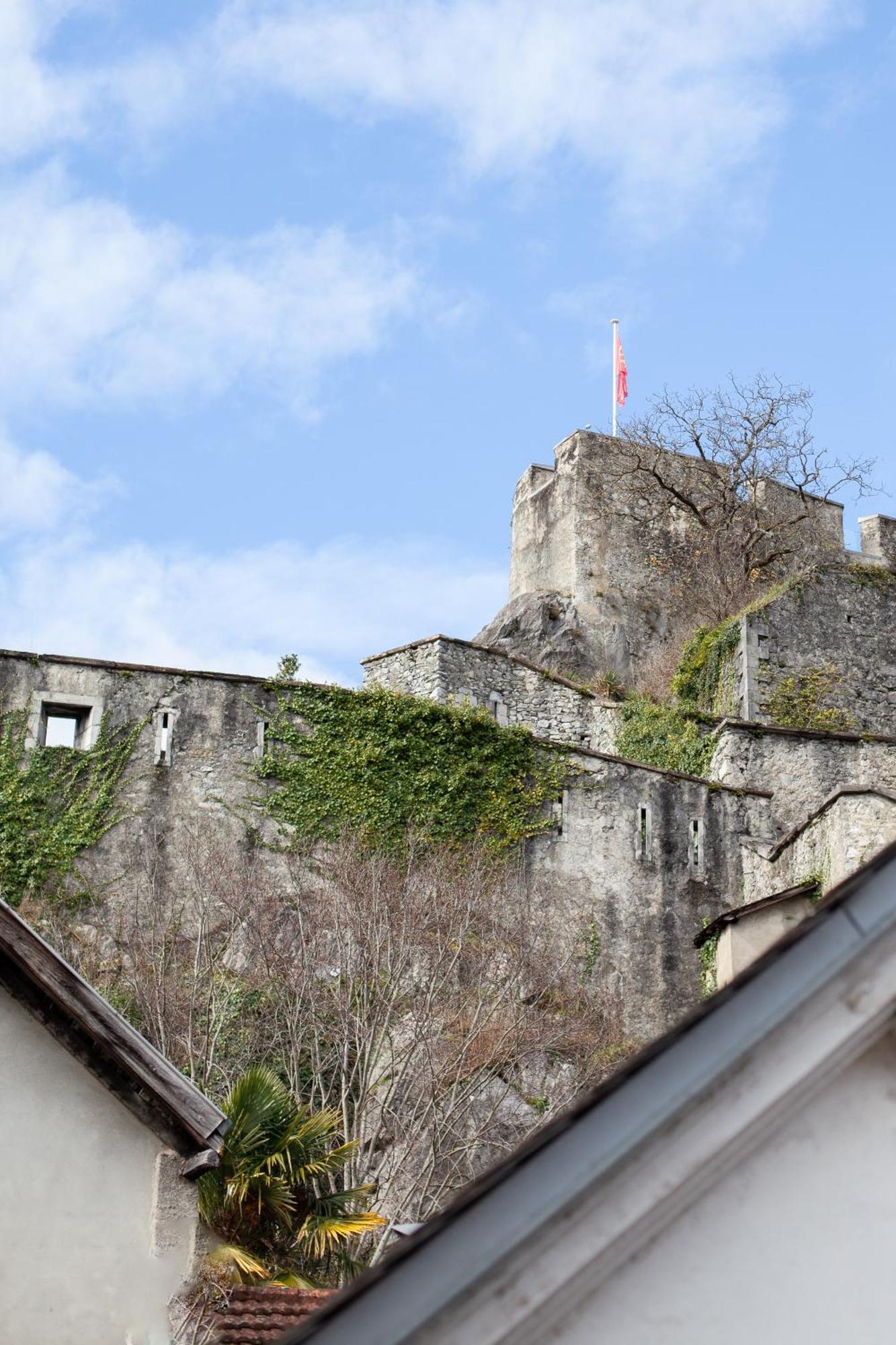 Apartment Avec Garage Prive - Latre Location